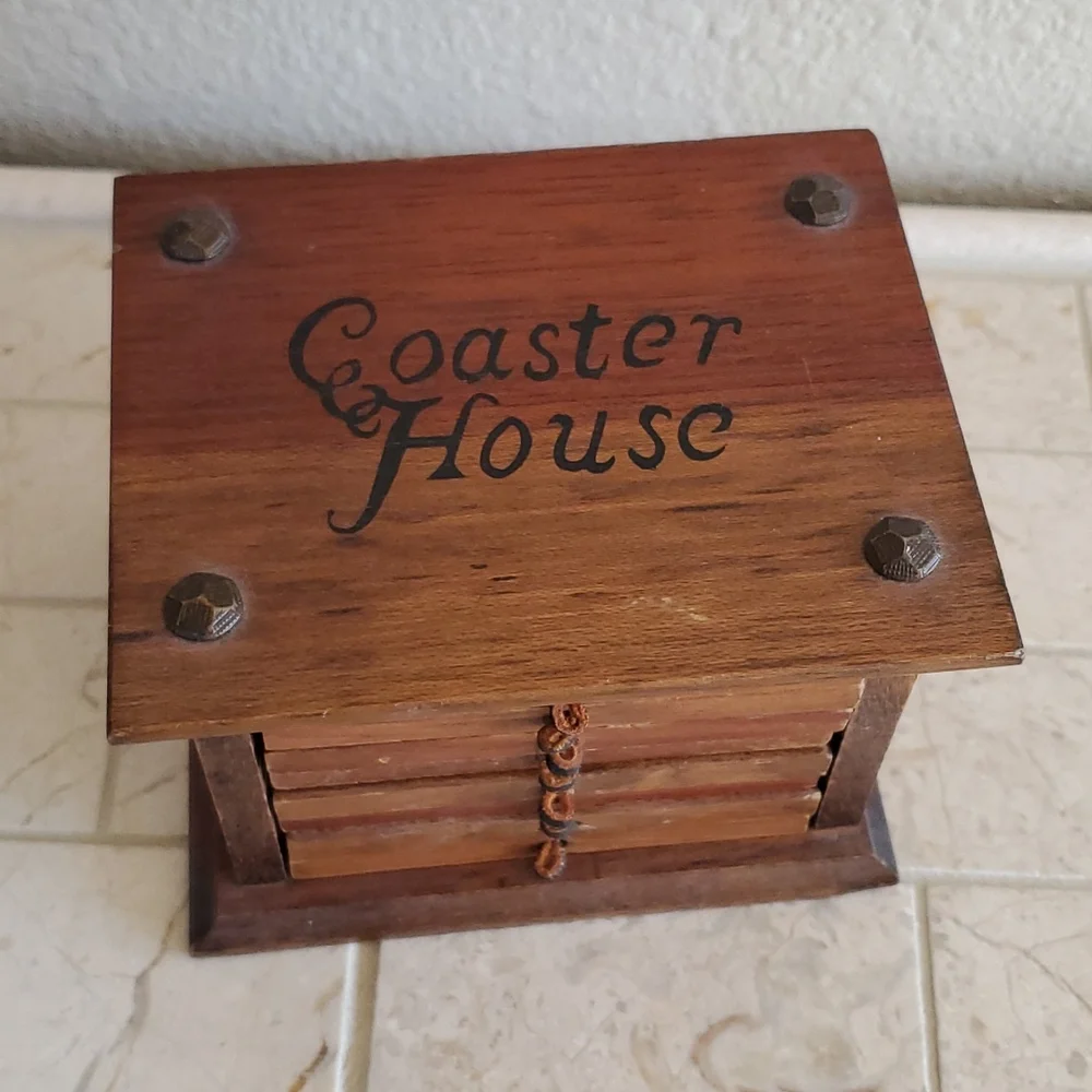 Coaster House - Picture 2 of 5